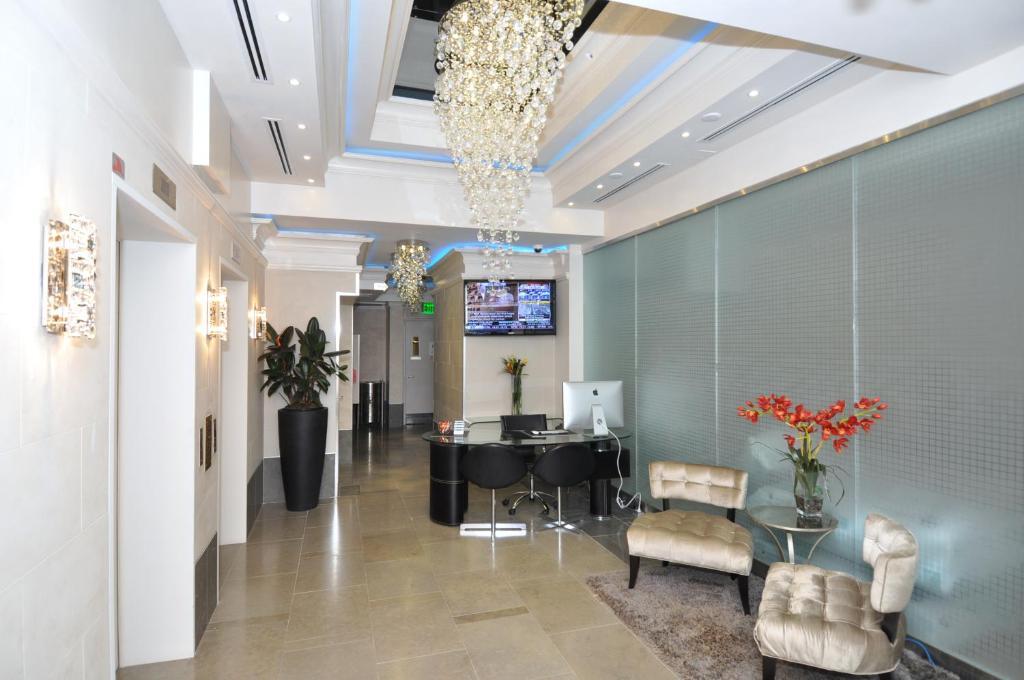 Yonge Suites Furnished Apartments Торонто Стая снимка